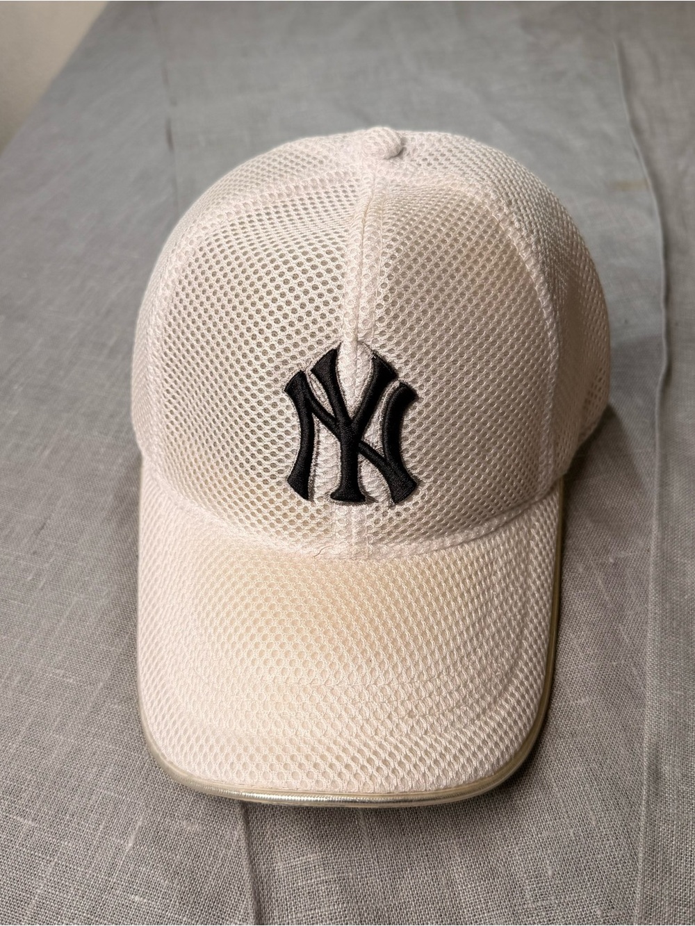 NY Yankees MLB Adjustable Mesh Hat White Black Baseball Cap
